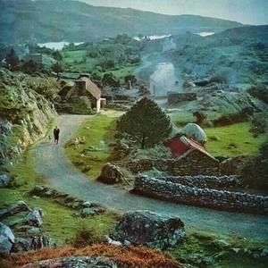 Meet your Posher, Dee